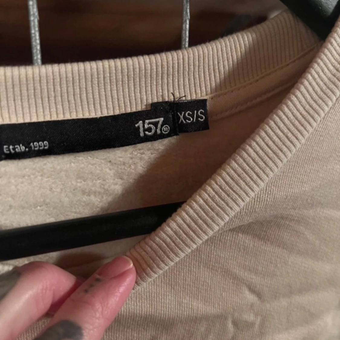 Beige tröja från 157 - 1