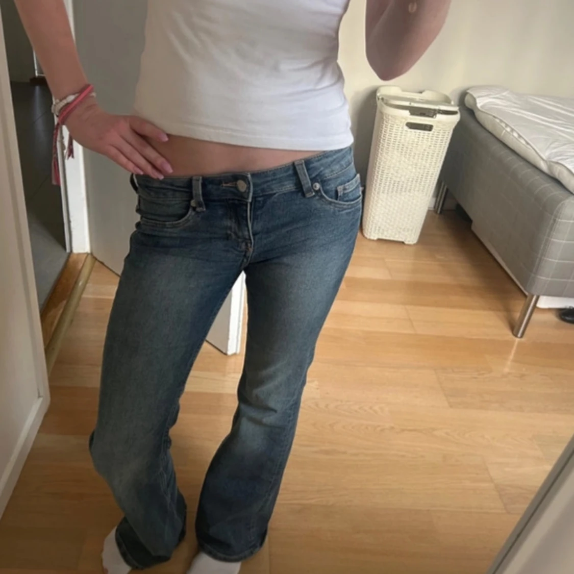 Blå bootcut jeans