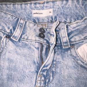 lågmidjade jeans från Gina, lite y2k stil (använda fåtal gånger)