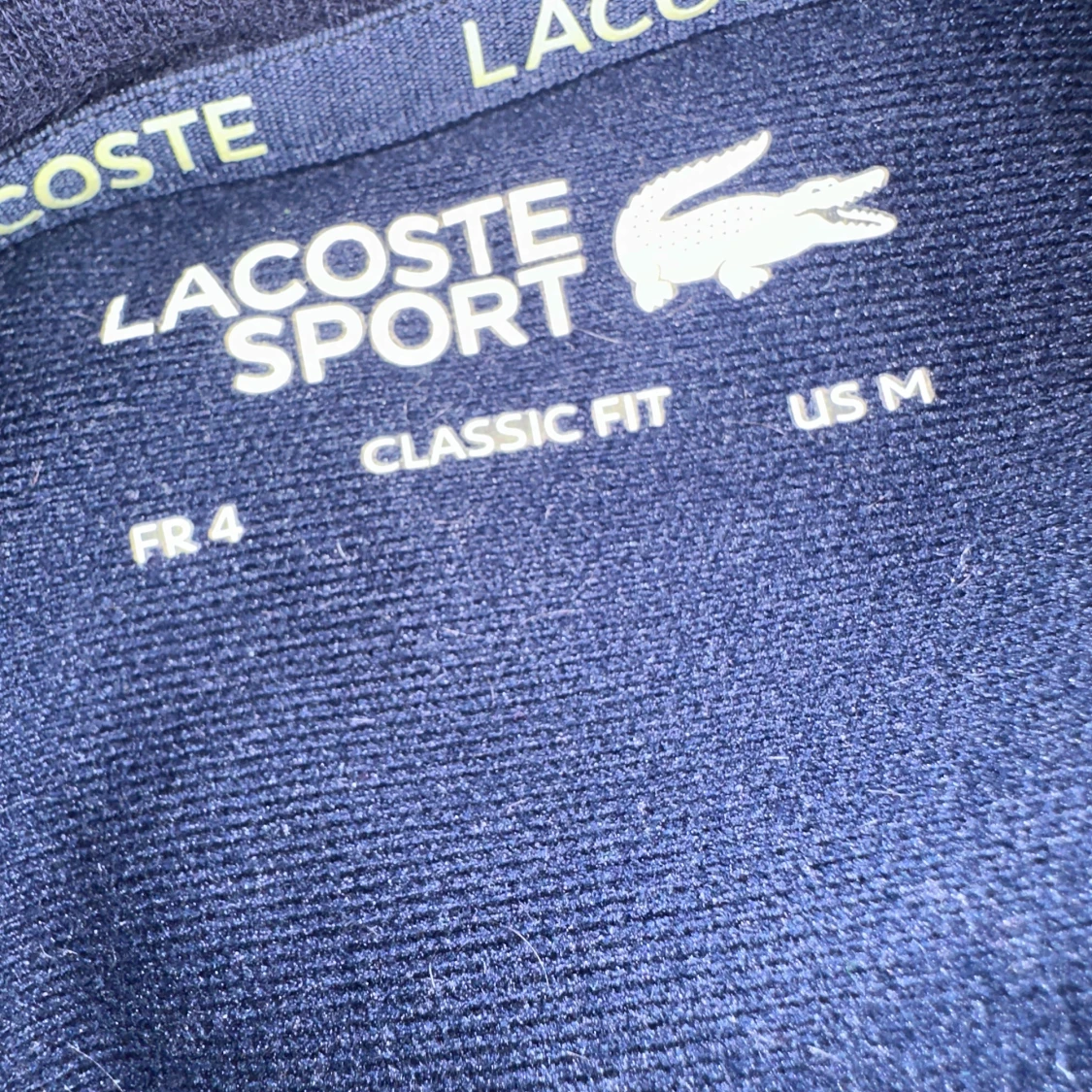 Mörkblå träningsset från Lacoste - 2