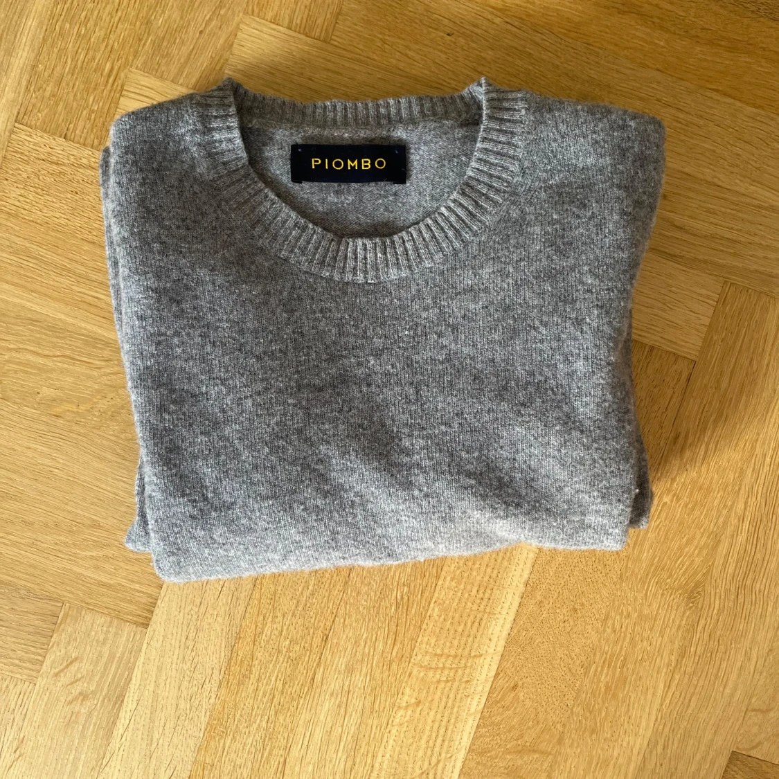 Grå tröja från Piombo - 1