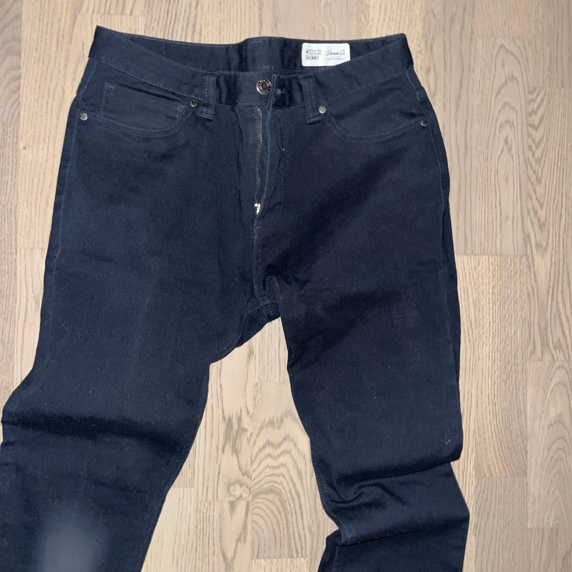 Svarta jeansbyxor från Levis - 3