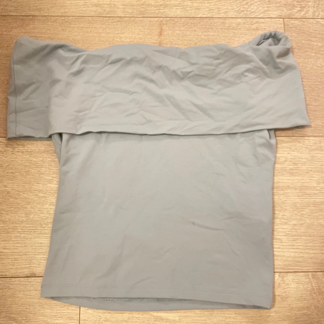 Ljusblå off shoulder topp från Pull&Bear