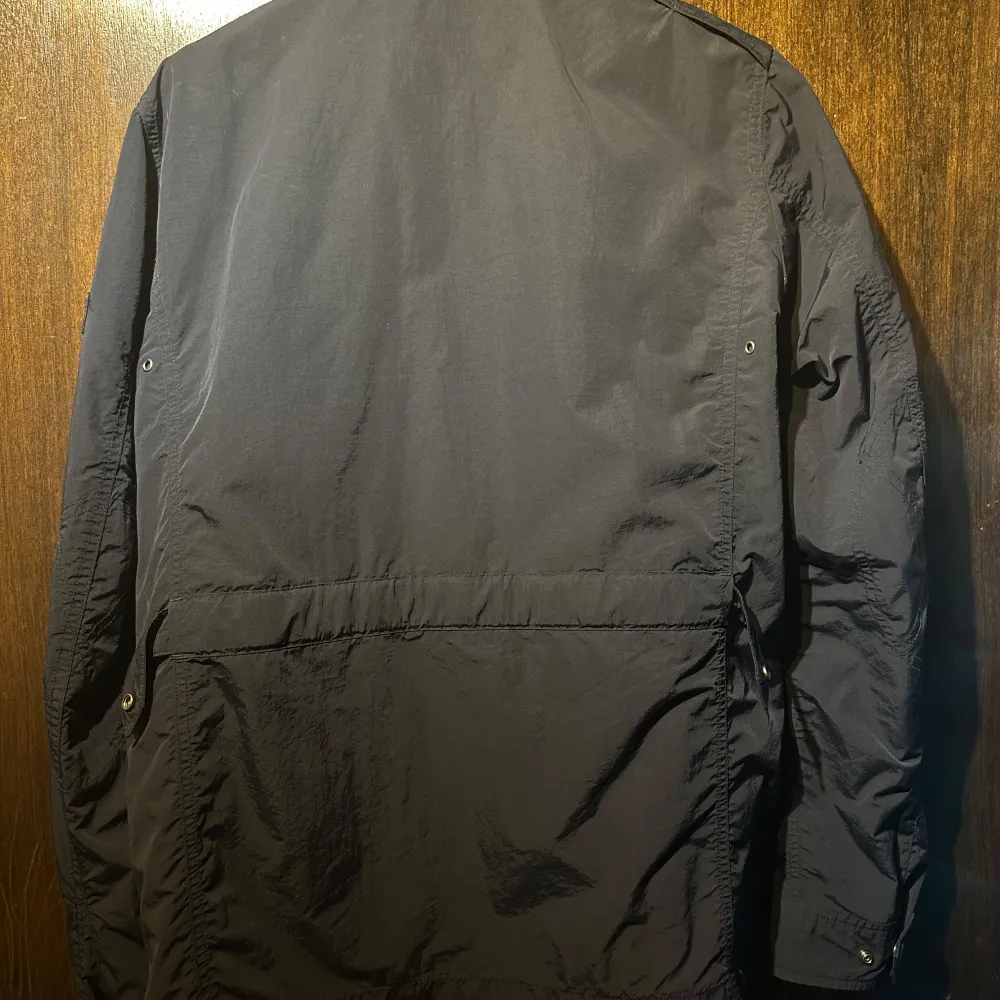 Riktigt snygg jacka från Woolrich.✅Mycket bra skick, knappt använd.👌Perfekt nu till våren!☀️. Takit.