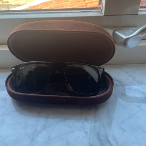 Svarta solglasögon från Ray-Ban - Rayban boyfriends