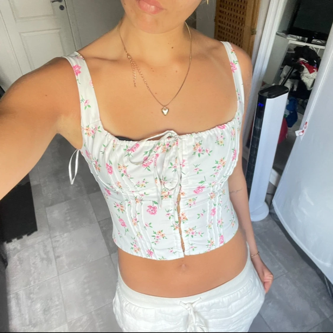 Blommig korsettopp med knytning - 3