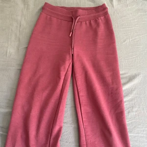 Vinröda mjukisbyxor från lager157 - fint skick 