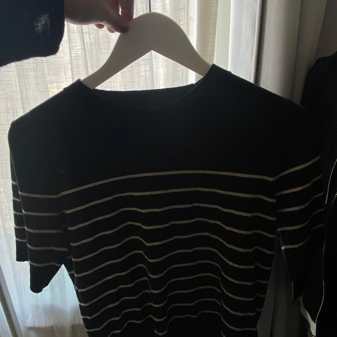 Mörkblå randig tröja från 157 - 1