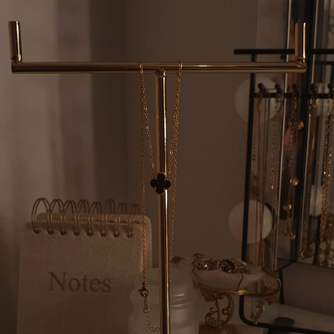 Guldhalsband med fyrklöverhänge - 4