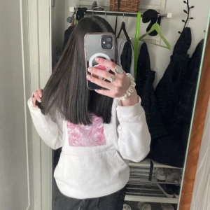 The cool elephant hoddie - The cool elephant hoddie med tryck på framsidan.