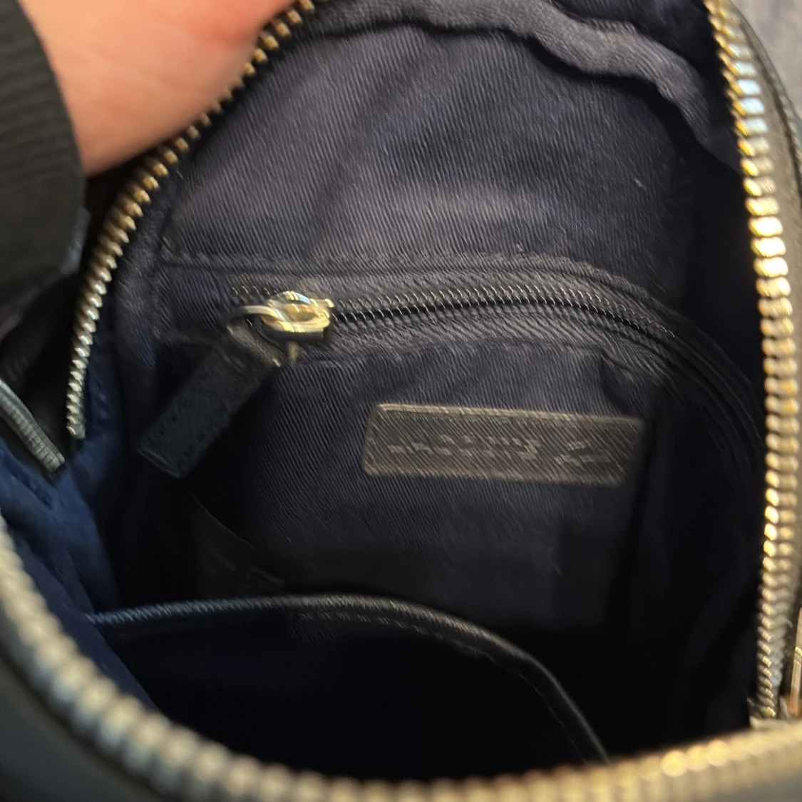 Svart axelväska från Lacoste - 2