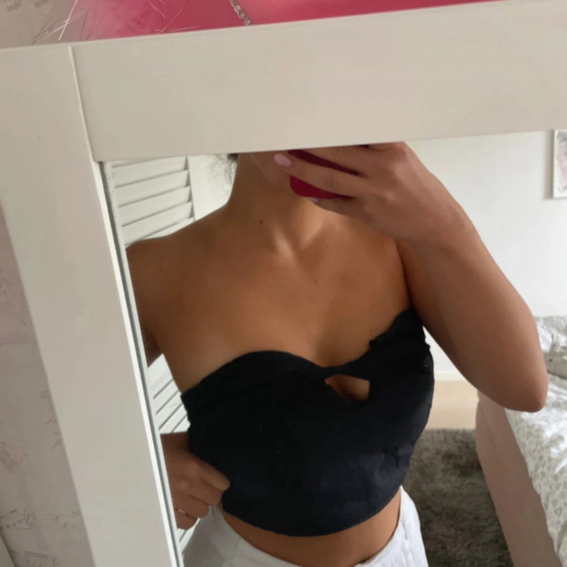 Svart tubtopp med twistdetalj - 2