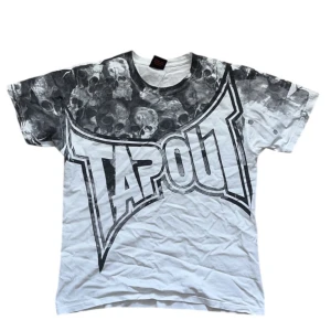 Tapout tshirt - Tapout tshirt storlek M