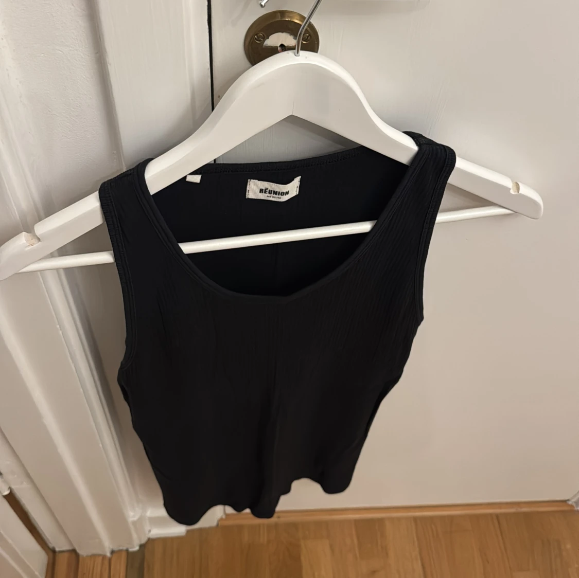 Svart ribbad linnetopp från Réunion - 2