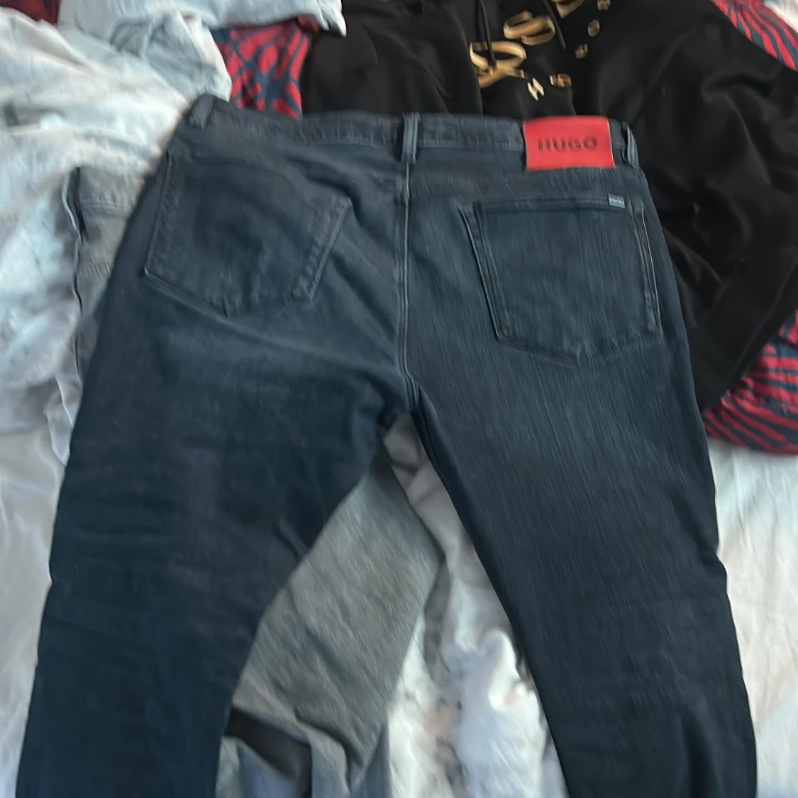 Mörkblå jeans från Hugo - 2