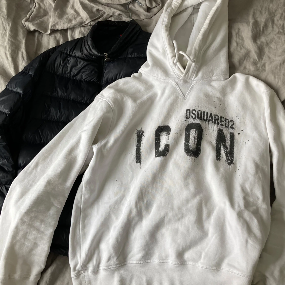 Vit hoodie från Dsquared2 med tryck - 1