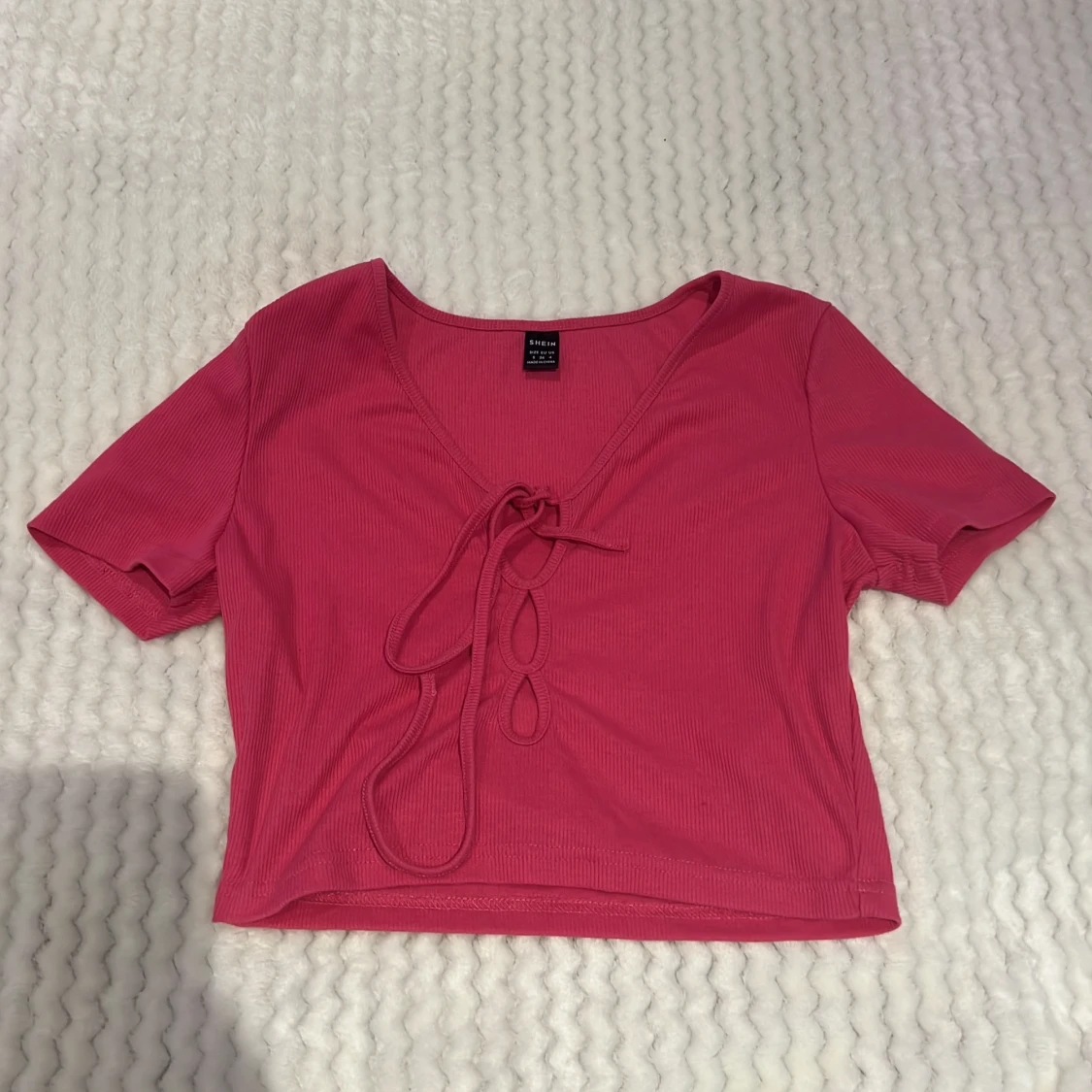 Rosa ribbad croppad topp från SHEIN