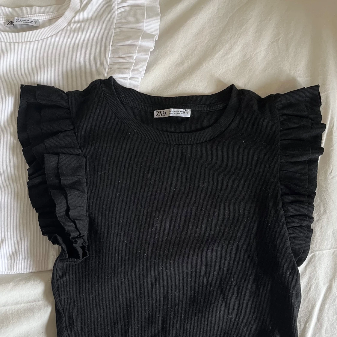 Ribbad topp med volangärmar från Zara - 1