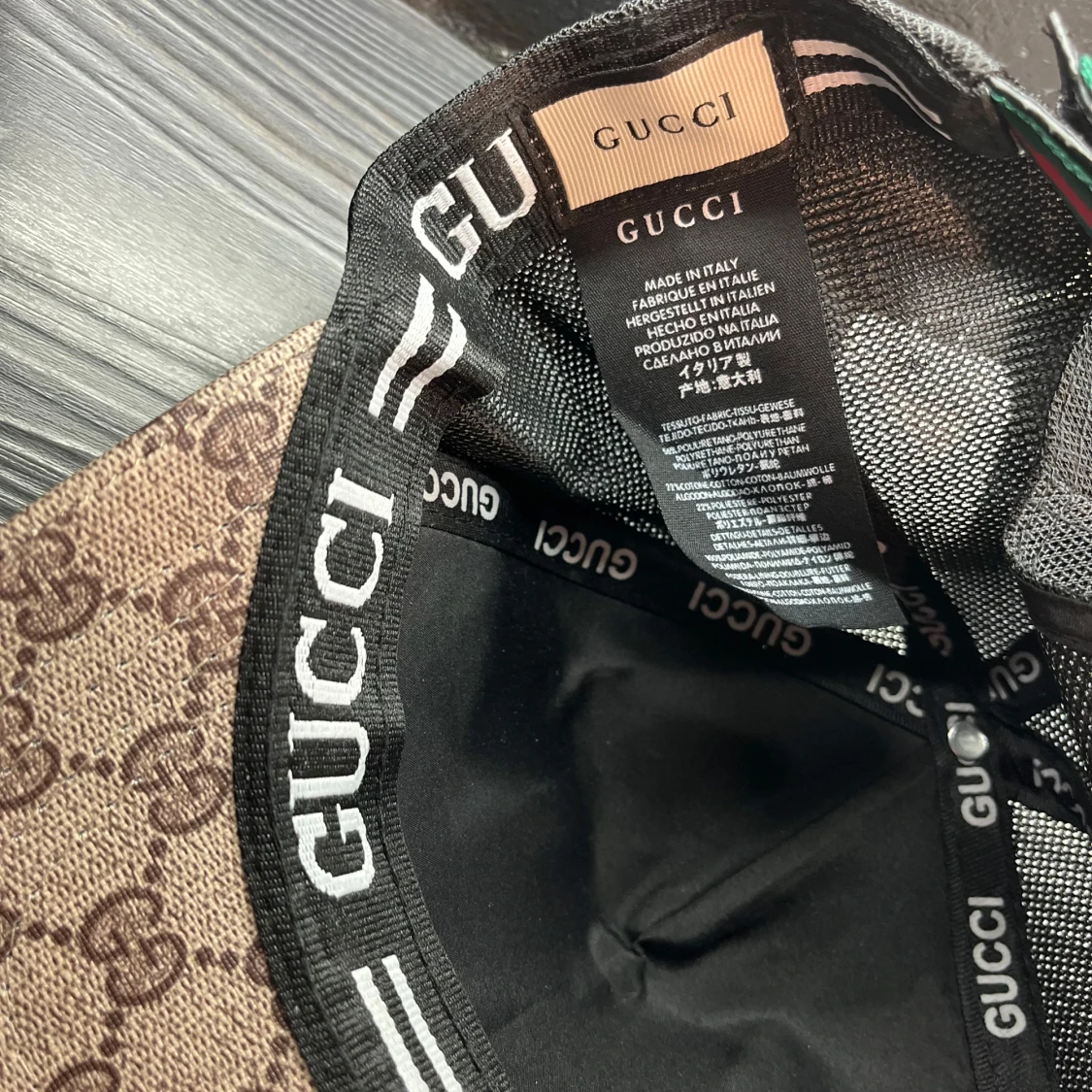 Keps med orm design - 4