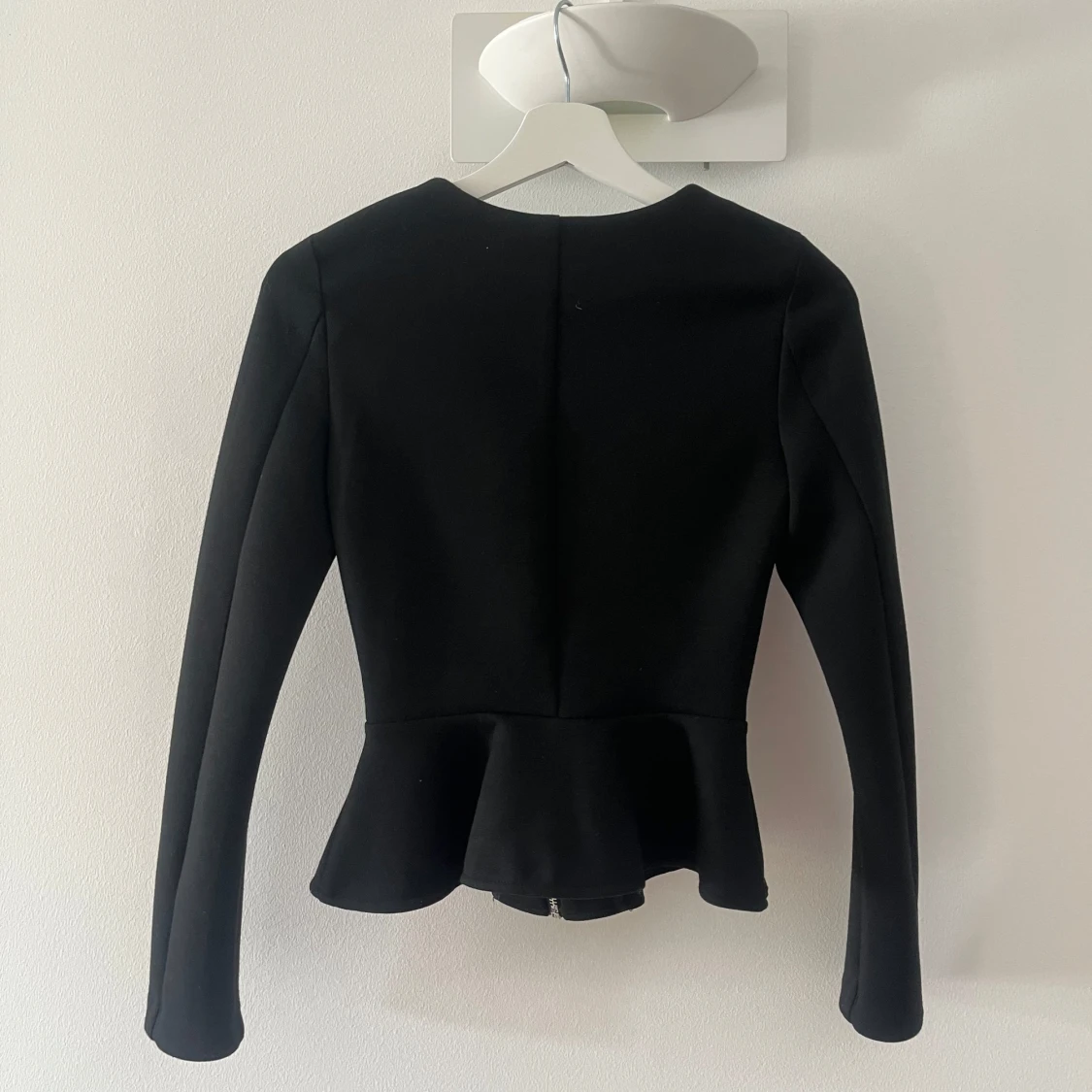 Snygg svart ”jacka” - 3