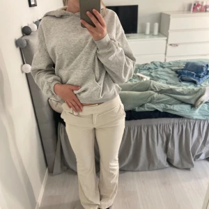 Snygga kostymbyxor från Bikbok! - Väldigt snygga kostymbyxor från Bikbok i storlek 34! Väldigt snygga!😍nypris 599kr