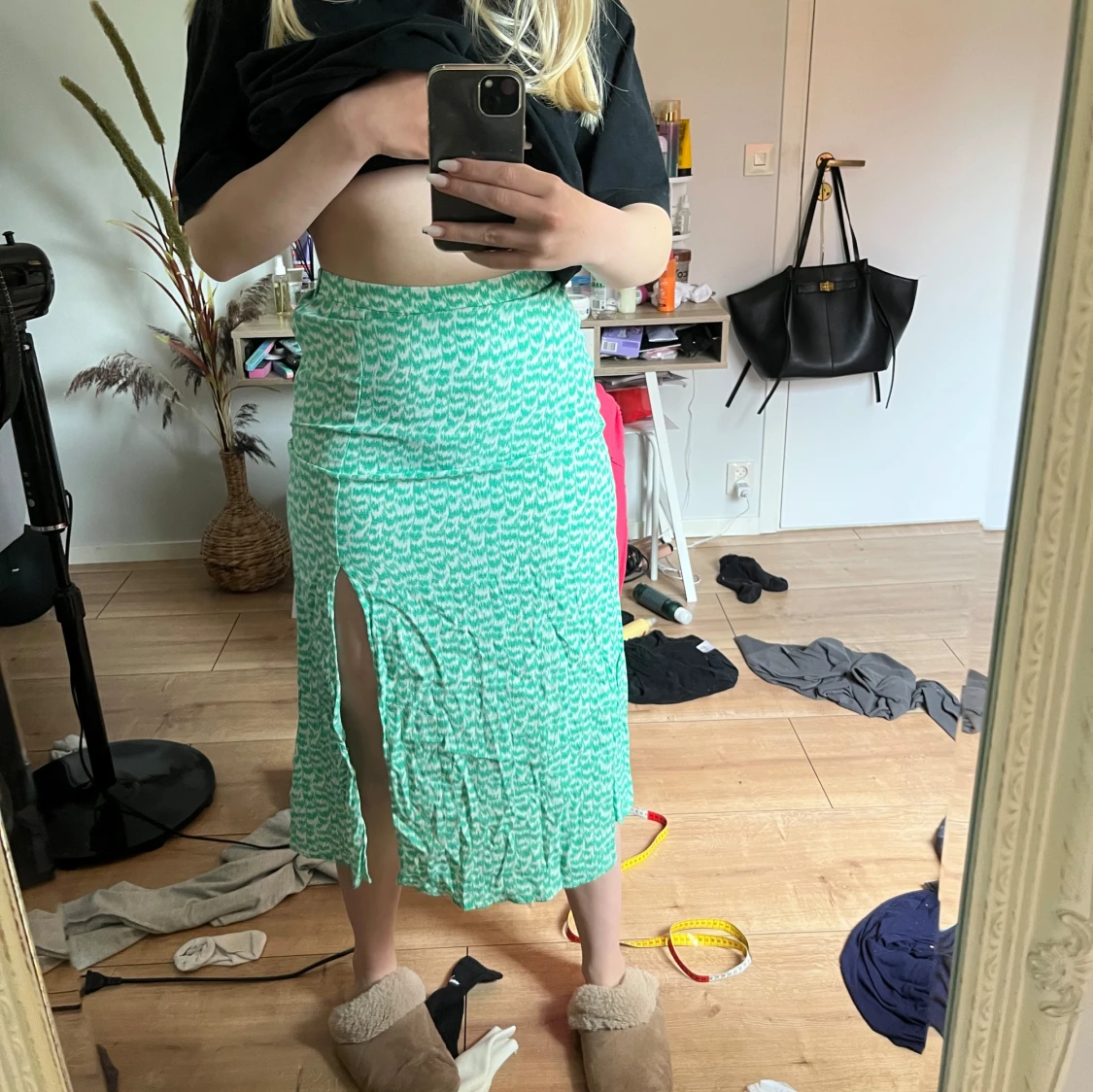 Grönvit långkjol med slits