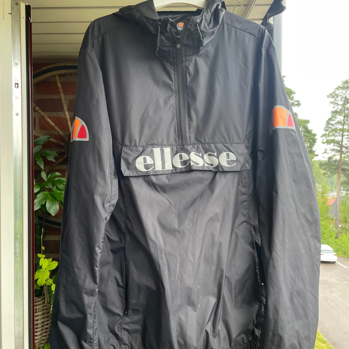 Svart vindjacka från Ellesse