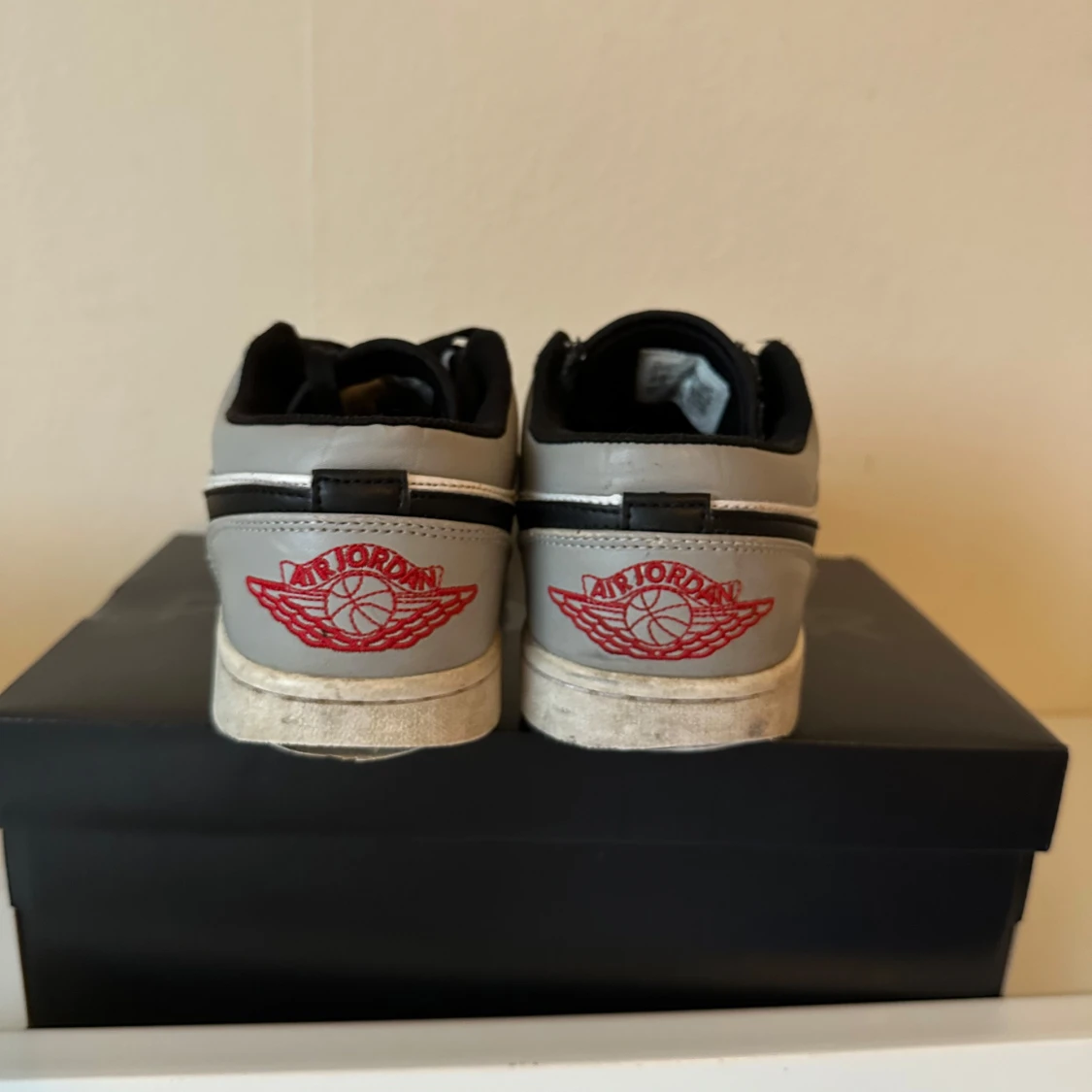 Nike Air Jordan 1 Low grå/vit - 2