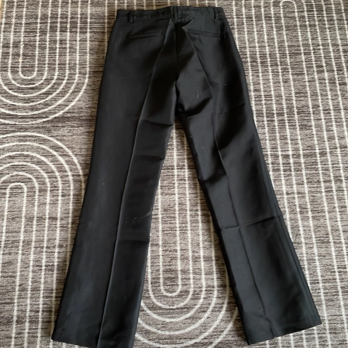 Svarta kostymbyxor från Nelly, stl 34 - 2