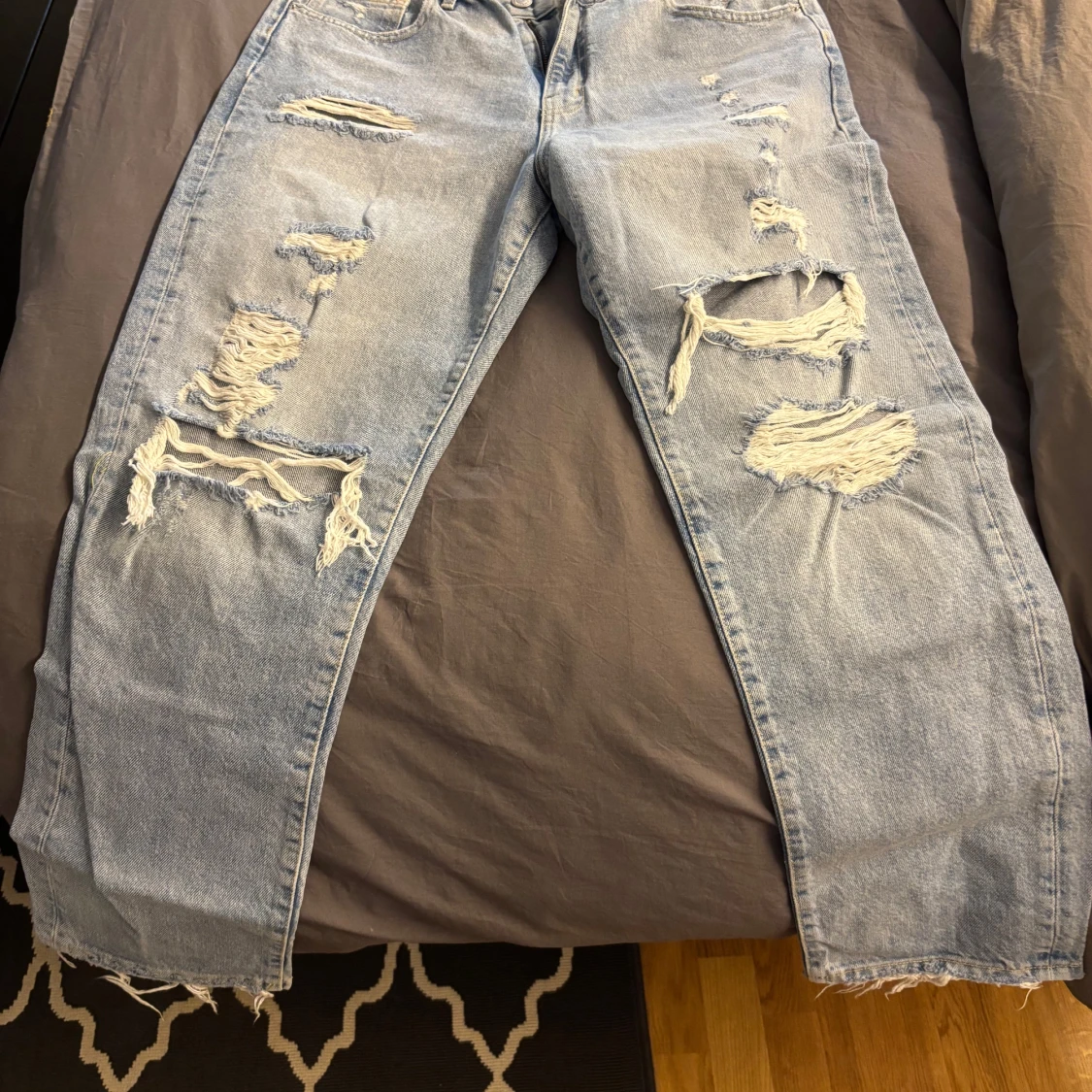 Ljusblå ripped jeans från g perfect jeans