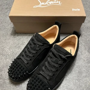Christian Louboutin skor  - Oanvända Christian Louboutin skor, storlek 40
