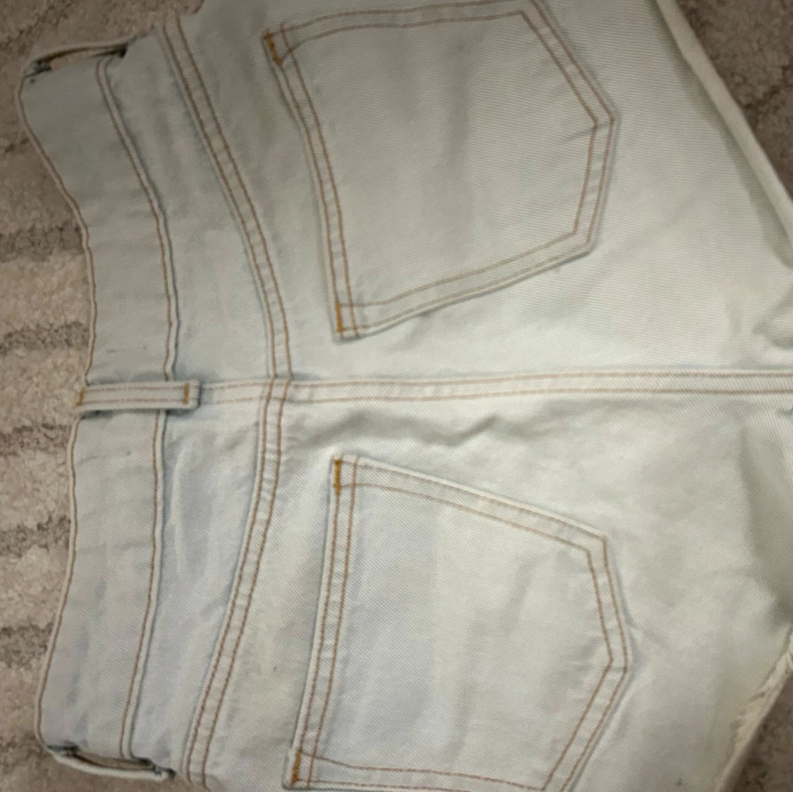 Ljusblåa jeansshorts - 1