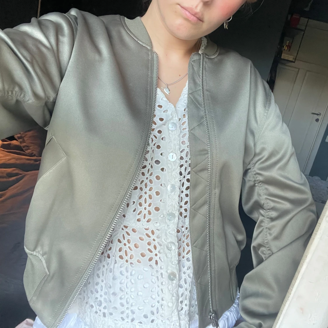 Olivgrön bomberjacka - 3