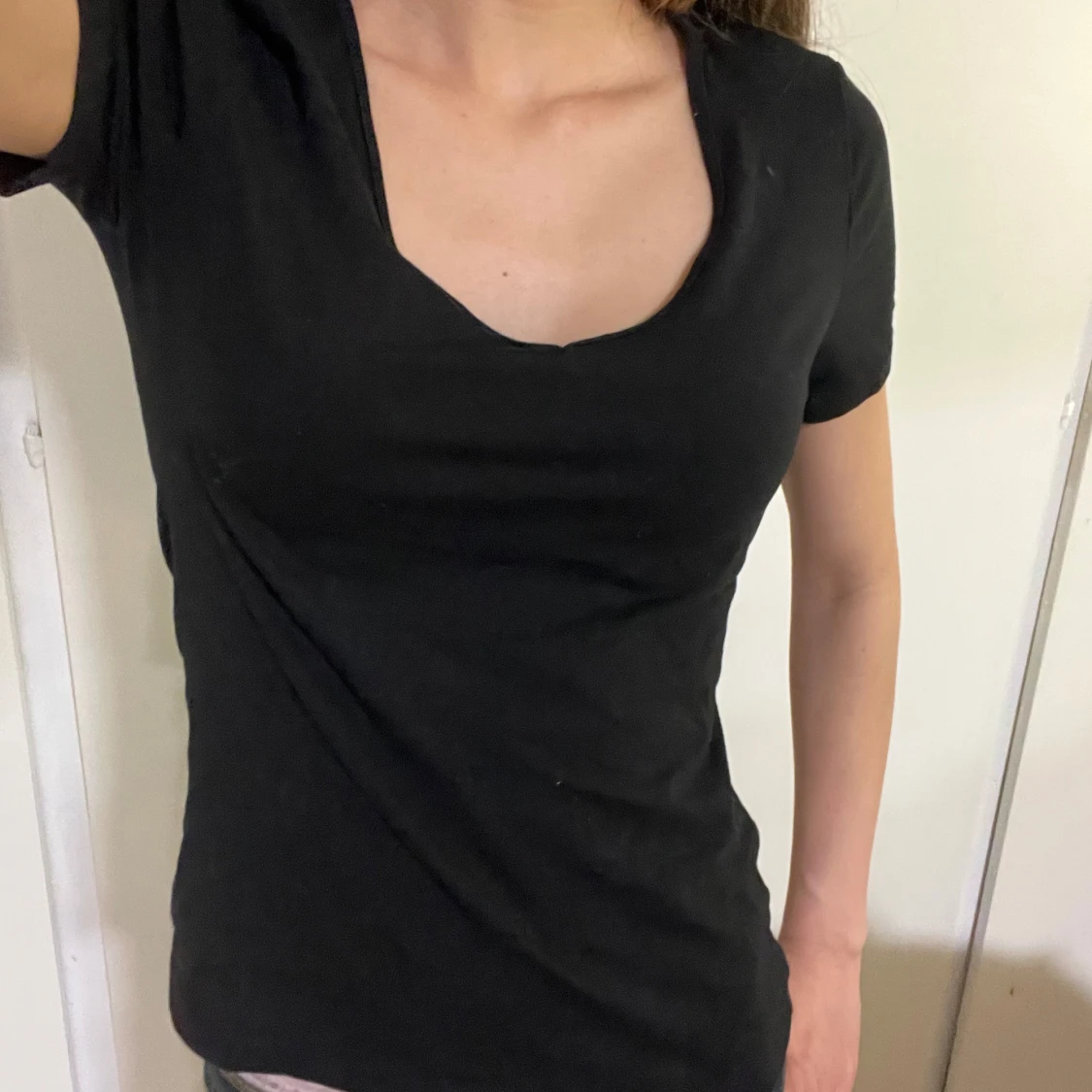 Svart t-shirt med v-ringning