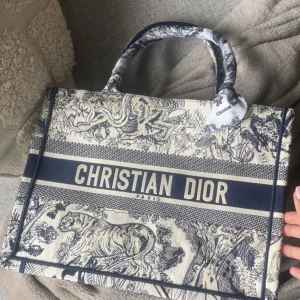 Väska - Knappt använd