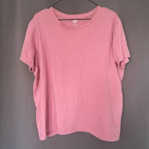 Rosa T-shirt - Endast testad, Passar M-XL