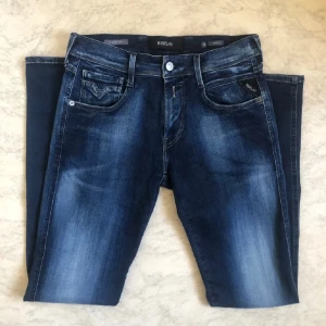 Replay jeans - Helt nya replay anbass hyperflex till salu. Skick 10/10. Inget slitage eller något liknade. Storlek 30/32. Nypris 1799kr. Pris kan diskuteras vid smidigt affär. /kevin