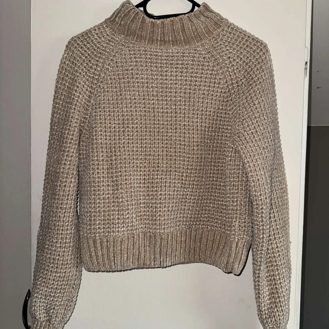 Beige stickad tröja