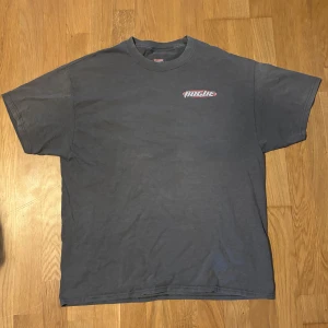 Vintage tee - En otroligt häftig vintage tisha i gott skick.