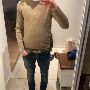 Kashmir tröja - Säljer min kashmir tröja från uniqlo eftersom att den blivit för liten för mig
