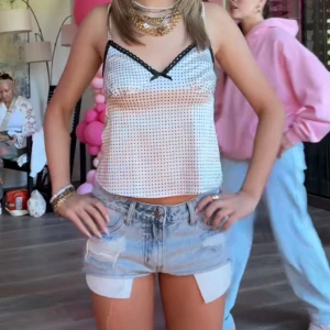 Ljusblå jeansshorts  - Supersnygga jeansshorts! Aldrig använda 