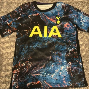 Tottenham tröja son - Fin Tottenham tröja från unisport stor och rymlig 