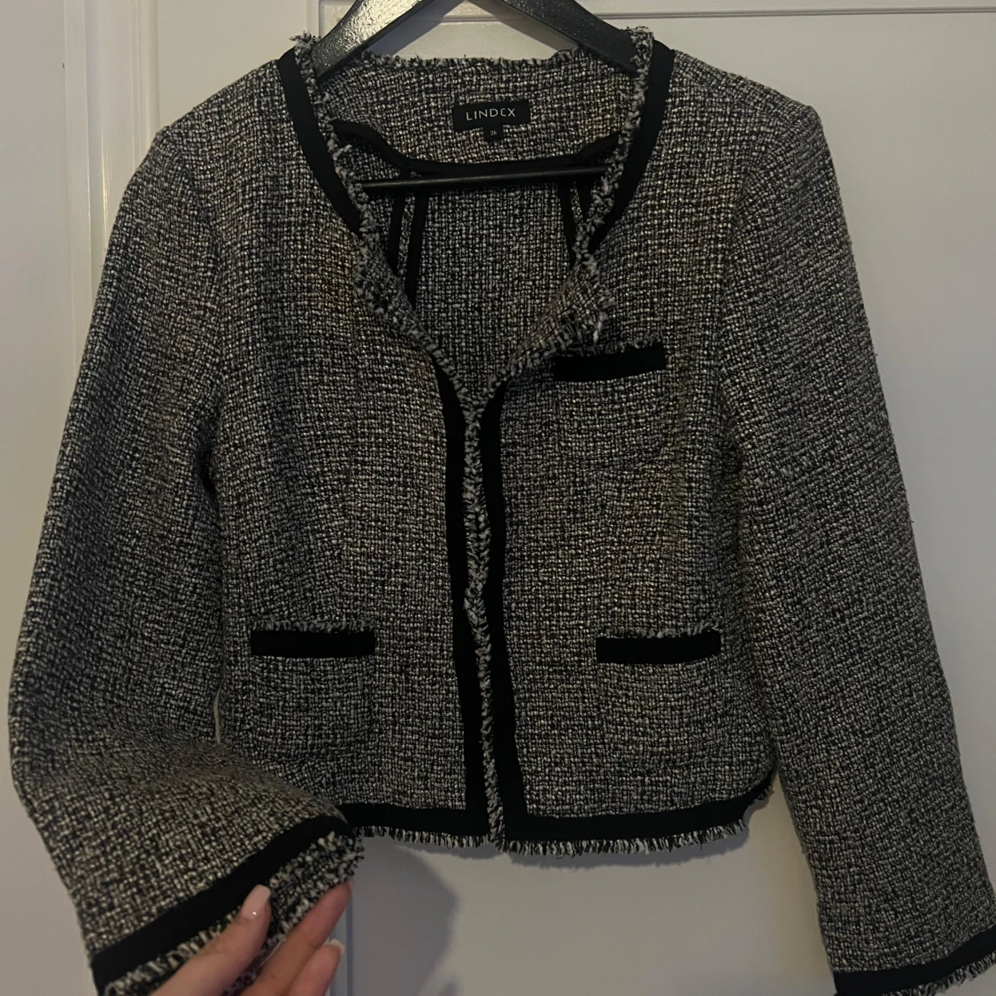 Svartvit kavaj från Lindex - 3