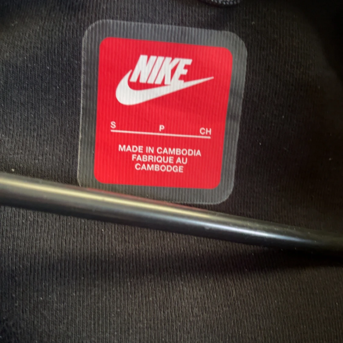 Svart Nike jacka med grönt tryck - 2