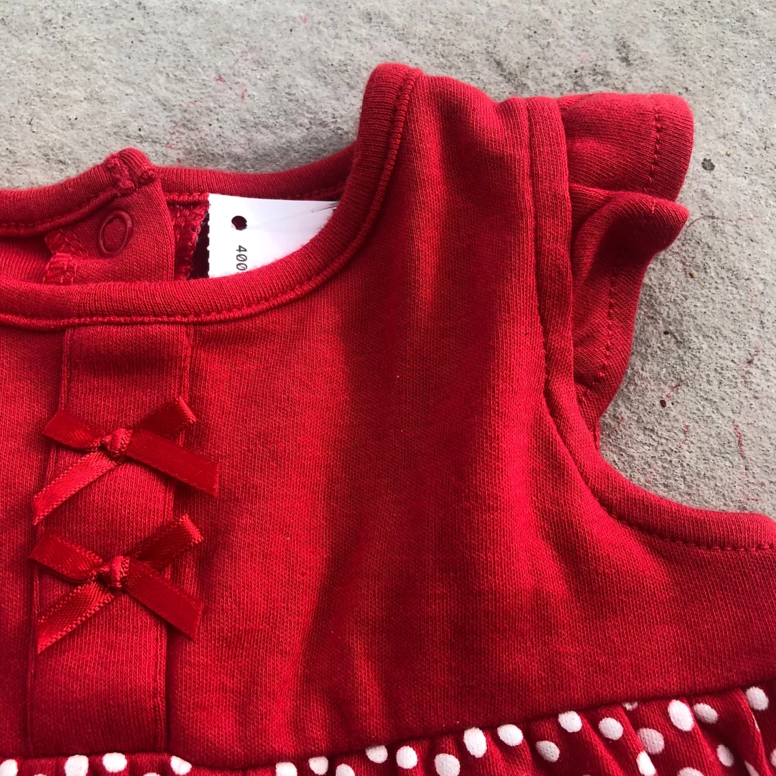 Röd prickig jumpsuit med Minnie Mouse - 4