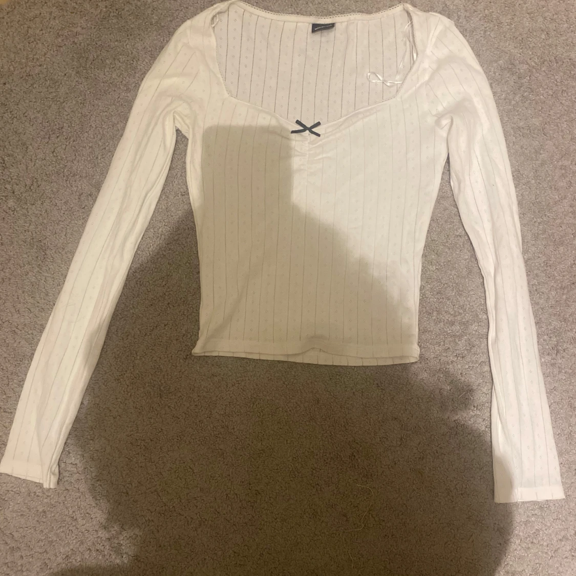 Vit ribbad långärmad topp - 1