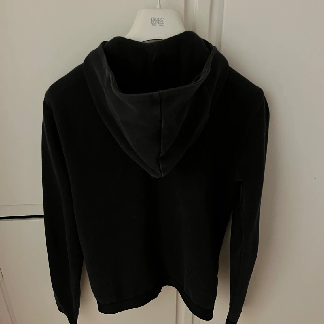 Svart hoodie från Emporio Armani EA7 - 1