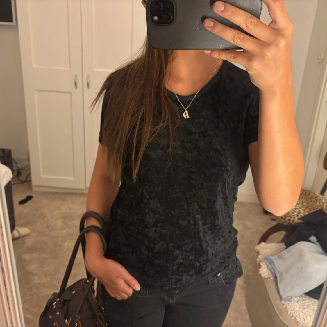 Svart snygg T-shirt  - 2