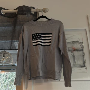 Tröja - Jättefin tröja som inte kommer till användning, endast använd en gång! Det är storlek 158/164 men passar som en XS! Pris kan diskuteras!!!