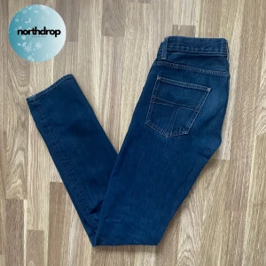 Tiger Of Sweden jeans - Mörkblå Tiger Of Sweden jeans i modellen ”Rocky” Jeansen är i perfekt skick och passar till det allra mesta! Skriv vid minsta fundering!